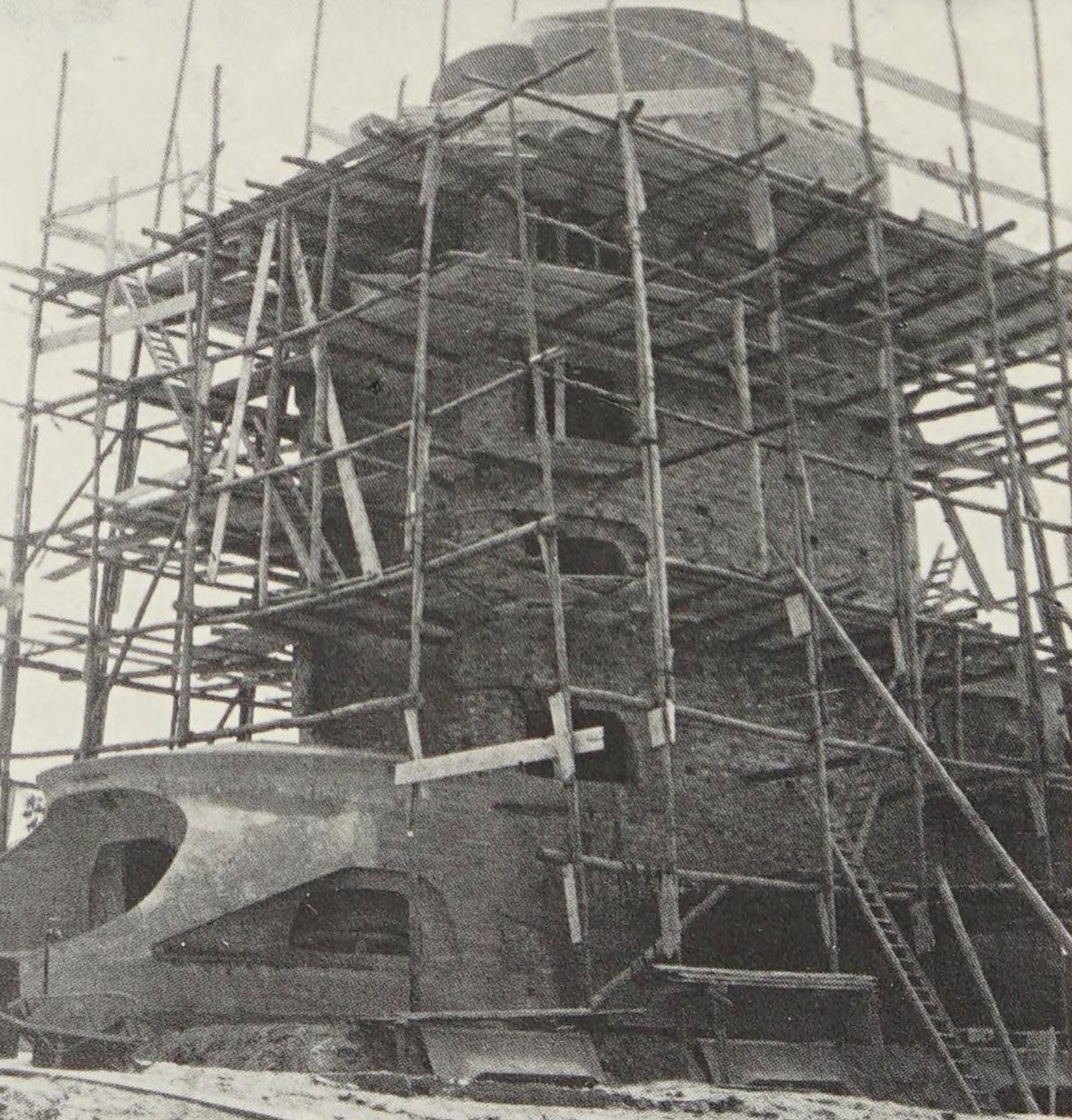 The einstein tower / erich mendelsohn | classics on architecture lab