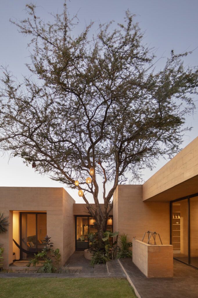 Ll House / Ra! 10 Ll house / ra!