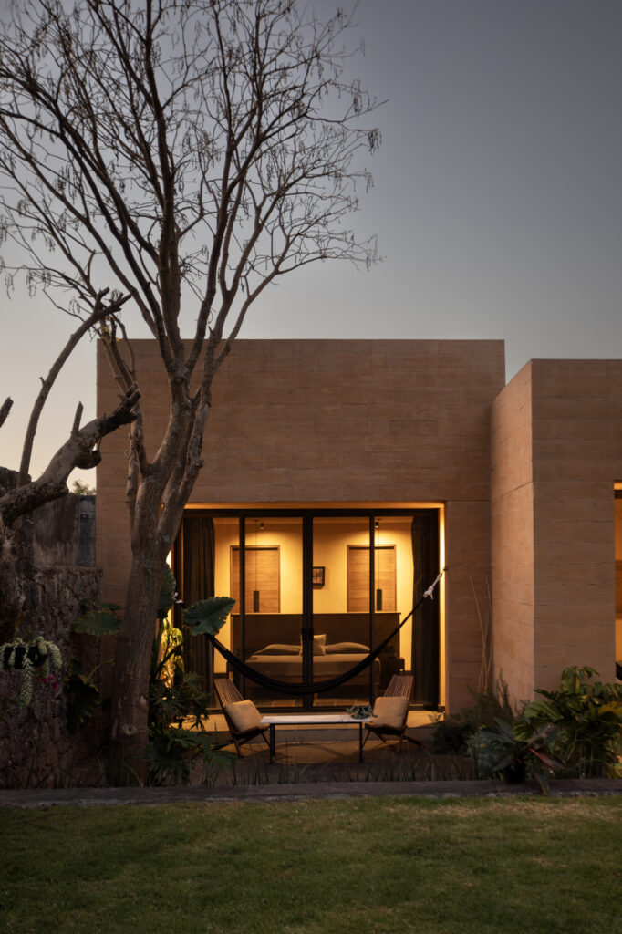 Ll House / Ra! 3 Ll house / ra!