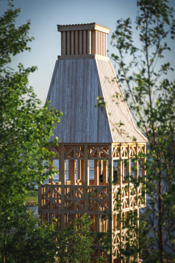 Kola Bay Lighthouse Viewpoint / Evgeny Makarenko Timber Architecture Workshop 30 Kola bay lighthouse viewpoint / evgeny makarenko timber architecture workshop