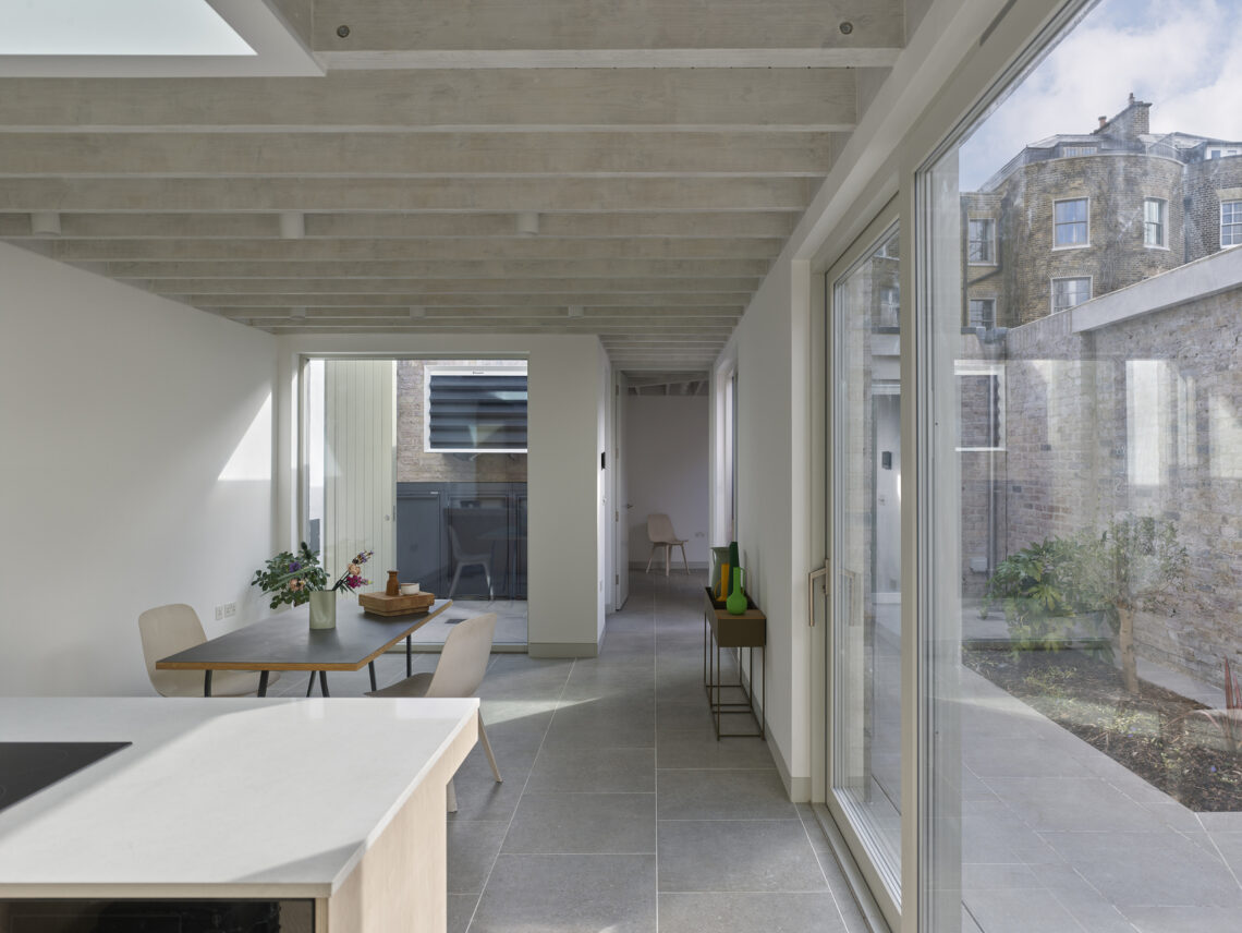 Walled Courtyard / Inglis Badrashi Loddo (Ibla) 23 Walled courtyard / inglis badrashi loddo (ibla)