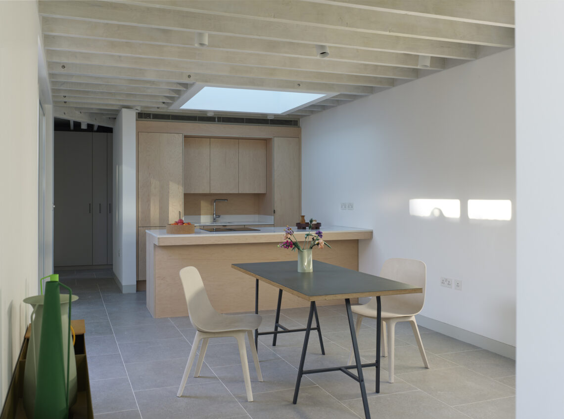 Walled Courtyard / Inglis Badrashi Loddo (Ibla) 1 Walled courtyard / inglis badrashi loddo (ibla)