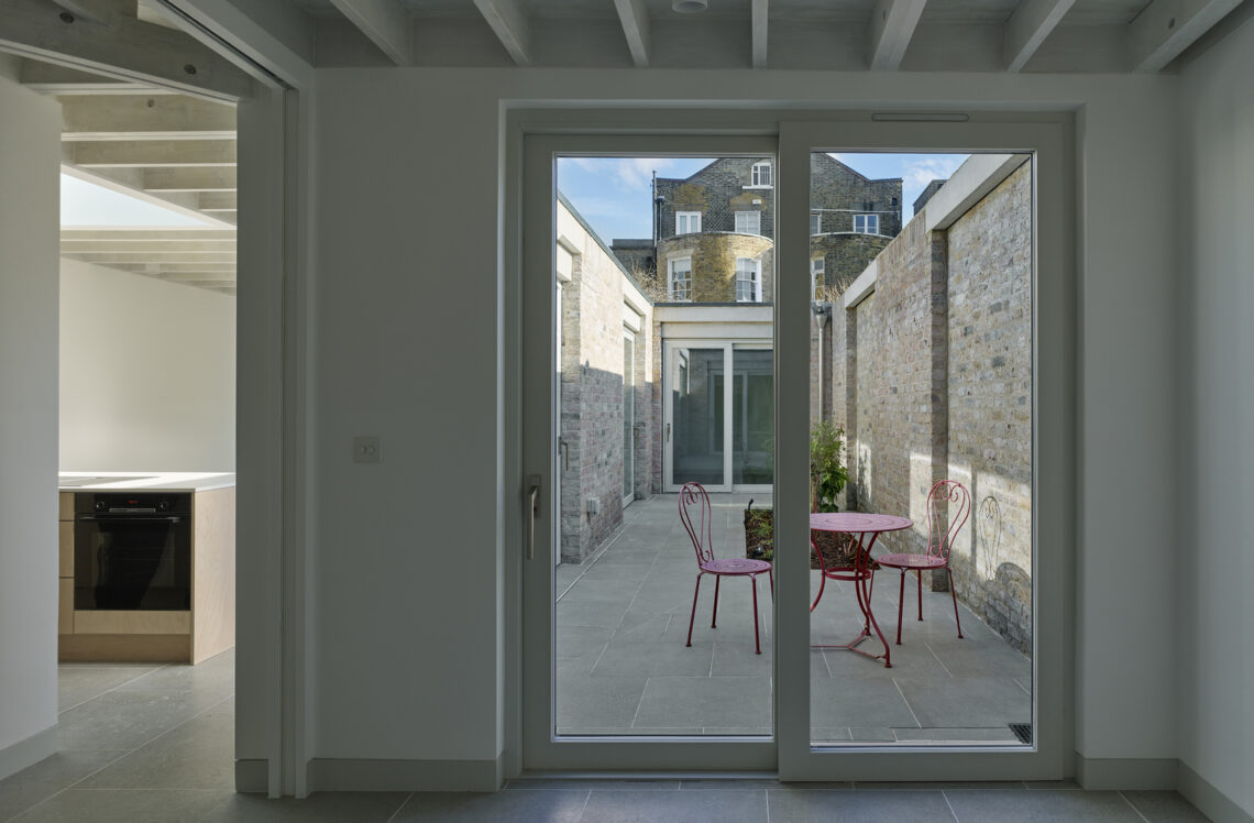 Walled Courtyard / Inglis Badrashi Loddo (Ibla) 17 Walled courtyard / inglis badrashi loddo (ibla)