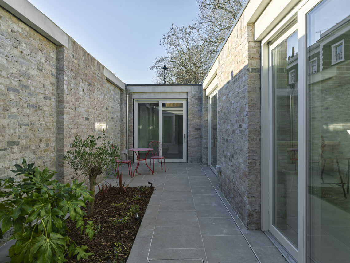 Walled Courtyard / Inglis Badrashi Loddo (Ibla) 28 Walled courtyard / inglis badrashi loddo (ibla)