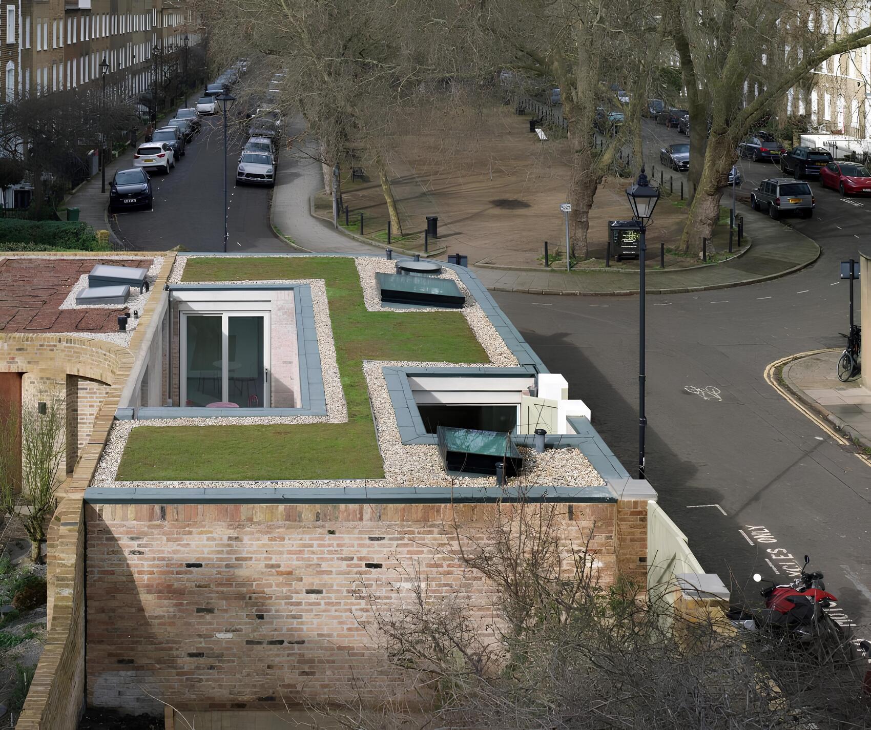 Walled-Courtyard_Cleaver-Square_Ibla_London-Architects©Brotherton-Lock-7 Walled courtyard / inglis badrashi loddo (ibla)