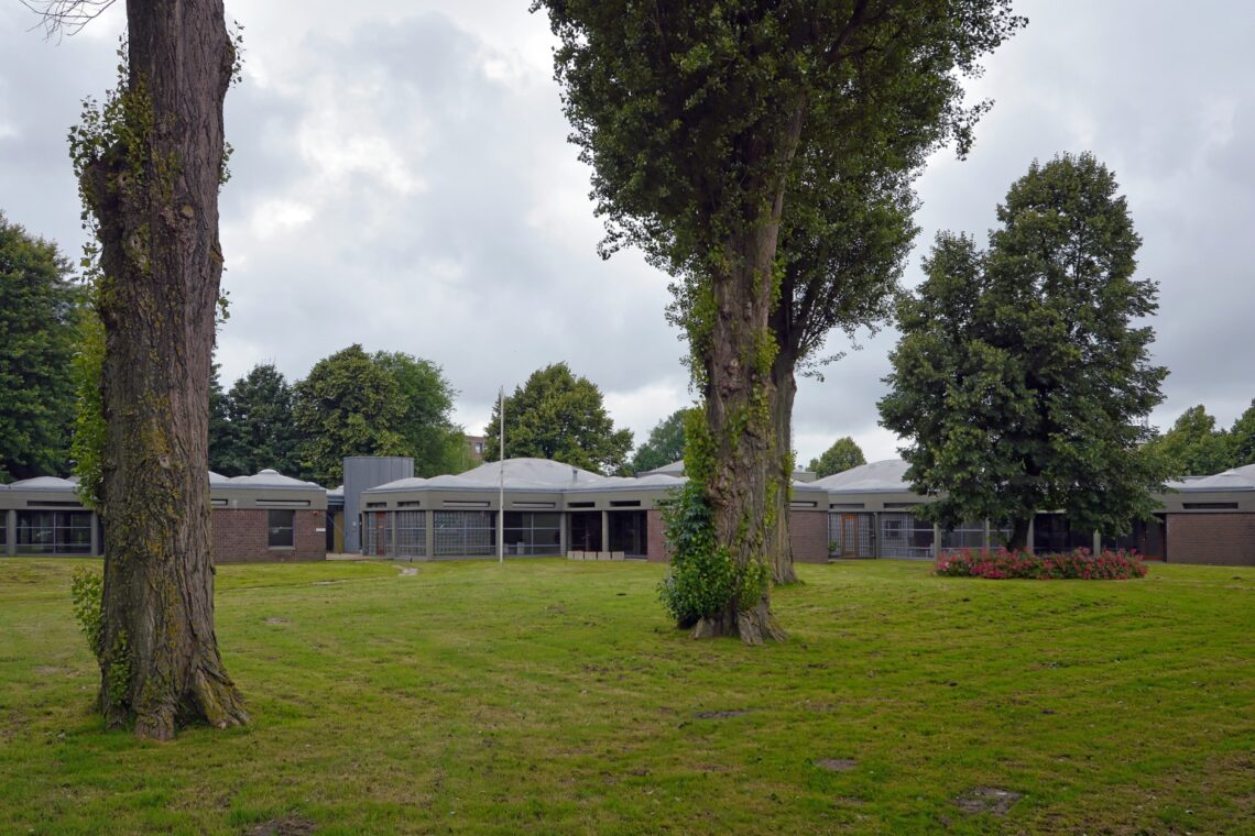 Amsterdam Orphanage / Aldo Van Eyck | Classics On Architecture Lab 111 Amsterdam orphanage / aldo van eyck | classics on architecture lab
