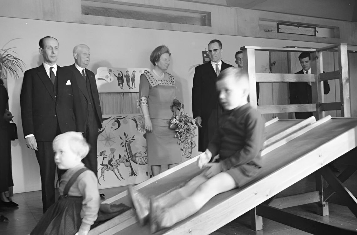 Amsterdam Orphanage / Aldo Van Eyck | Classics On Architecture Lab 51 Amsterdam orphanage / aldo van eyck | classics on architecture lab