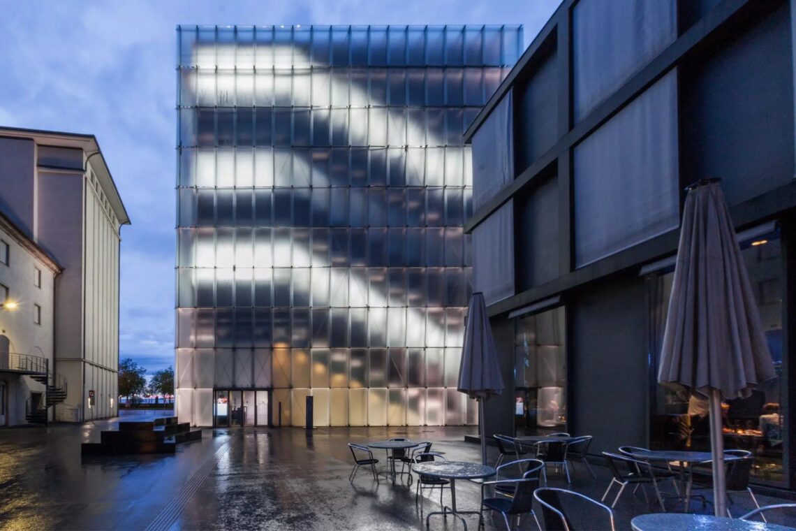 Kunsthaus bregenz / peter zumthor | classics on architecture lab