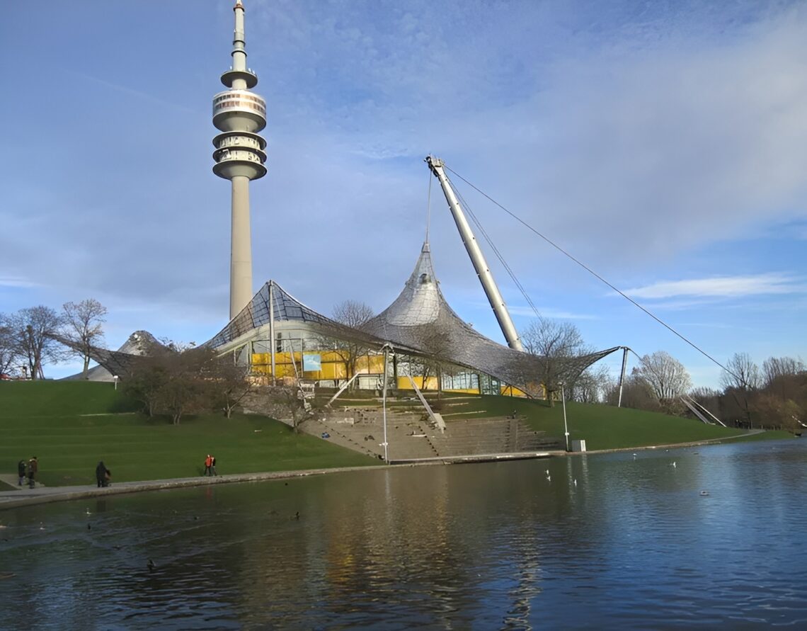 Olympiastadion (munich olympic stadium) / behnisch and partners & frei otto | classics on architecture lab