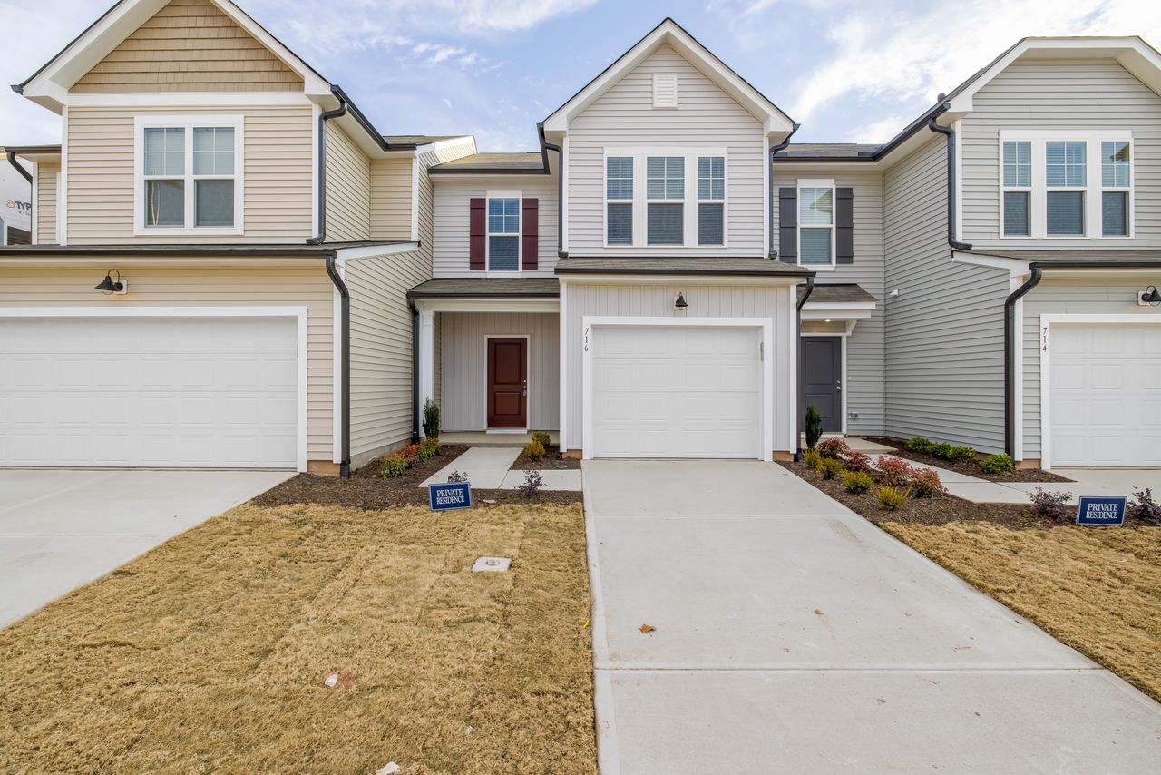 Pexels-Curtis-Adams-1694007-10628458 The garage became a faรงade