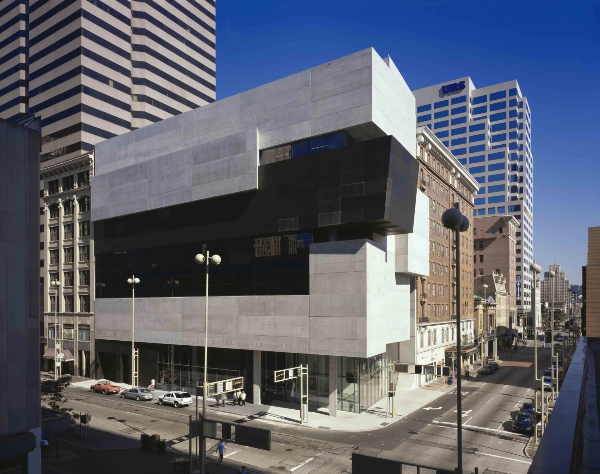 Rosenthal-Center-For-Contemporary-Art-Zaha-Hadid-Architects-Classics-On-Architecture-Lab_40 Rosenthal center for contemporary art / zaha hadid architects | classics on architecture lab