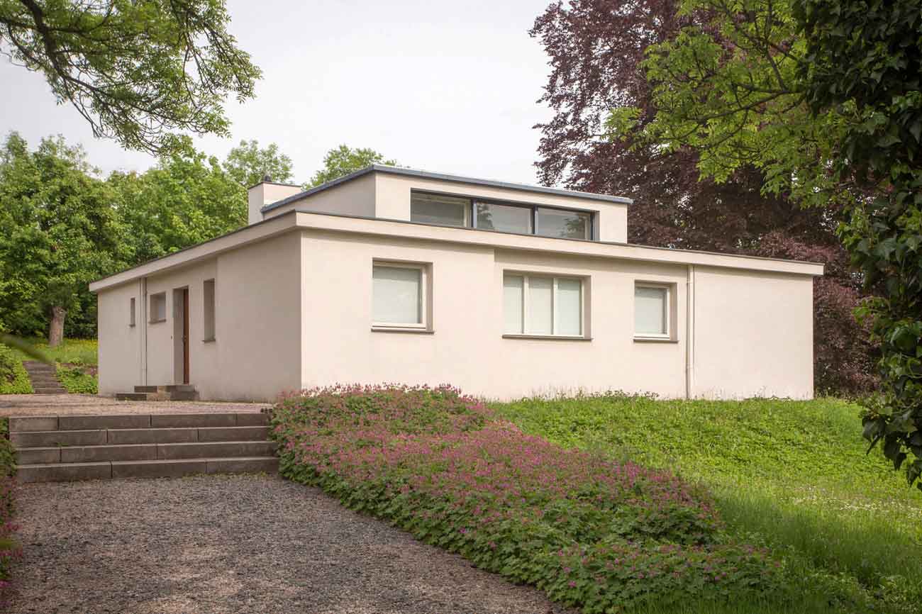 Early bauhaus architecture: haus am horn, weimar, germany - designed by georg muche, 1923. - © cameron blaylock