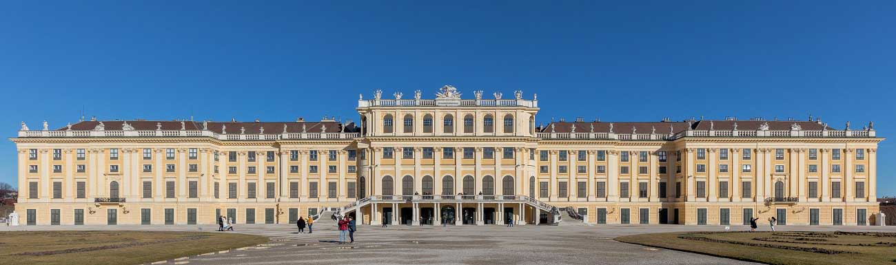 Late baroque architecture: schönbrunn palace, vienna, austria - designed by johann bernhard fischer von erlach, completed in 1713. - © diego delso
