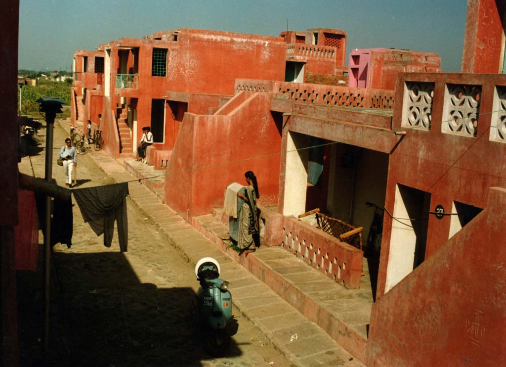 Aga Khan Award For Architecture: Prize, Importance, Winners, Jury And History 93 Interconnectivity and space interaction - aranya low cost housing - balkrishna doshi - ยฉ vastushilpa foundation