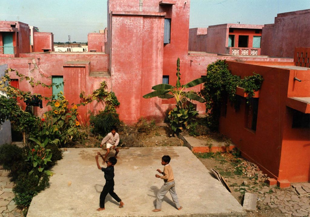 Aga Khan Award For Architecture: Prize, Importance, Winners, Jury And History 95 Interconnectivity and space interaction - aranya low cost housing - balkrishna doshi - ยฉ vastushilpa foundation