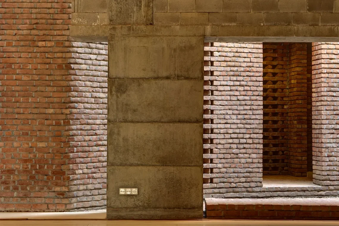 Aga Khan Award For Architecture: Prize, Importance, Winners, Jury And History 145 Minimum us of materials - bait ur rouf mosque, dhaka, bangladesh - marina tabassum - ยฉ aktc rajesh vora
