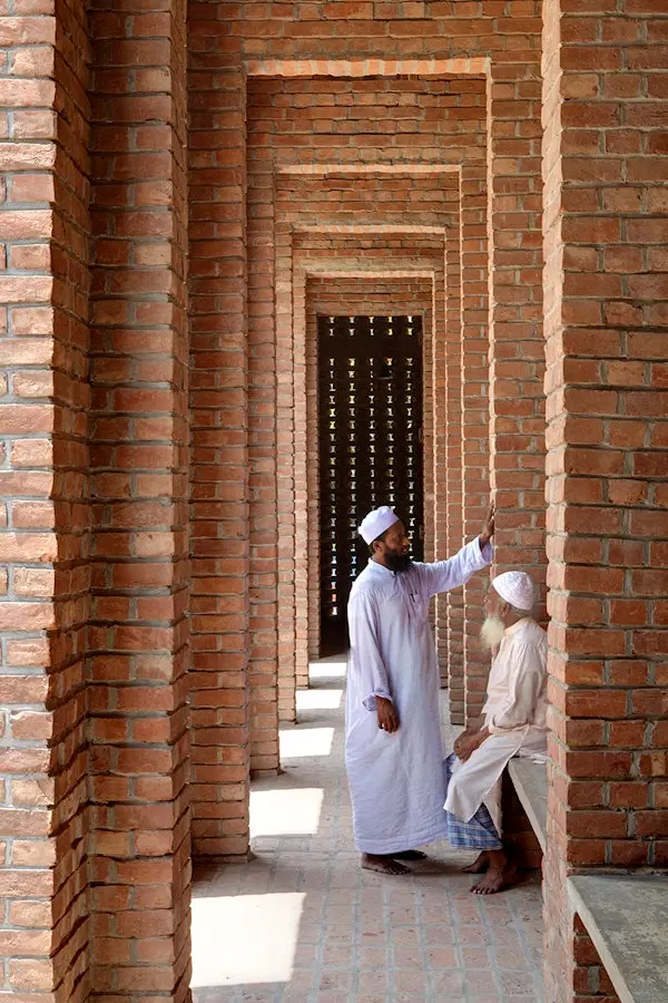 Aga Khan Award For Architecture: Prize, Importance, Winners, Jury And History 140 Bait ur rouf mosque, dhaka, bangladesh - marina tabassum - ยฉ aktc rajesh vora