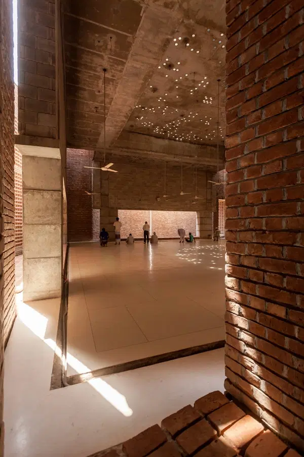 Aga Khan Award For Architecture: Prize, Importance, Winners, Jury And History 138 Bait ur rouf mosque, dhaka, bangladesh - marina tabassum - ยฉ aktc hassan saifuddin chandan