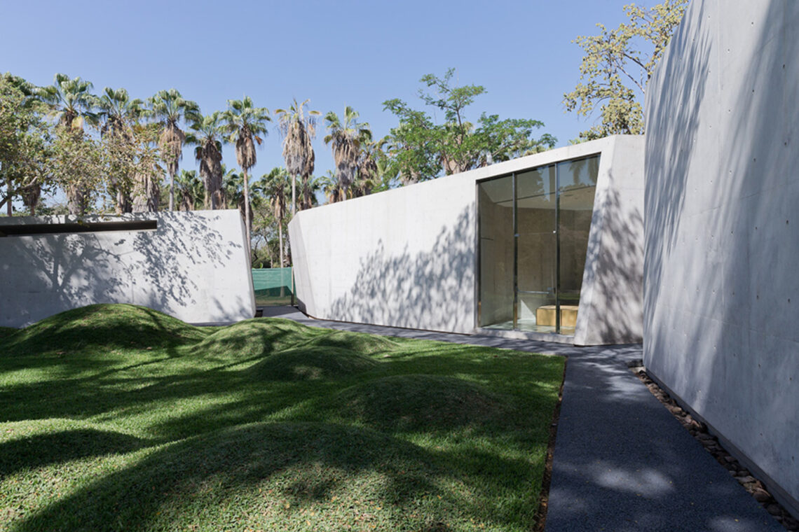 Tatiana Bilbao: Biography, Works, Awards 90 Tatianabilbao estudio jardin botanico culiacan iwan baan 06