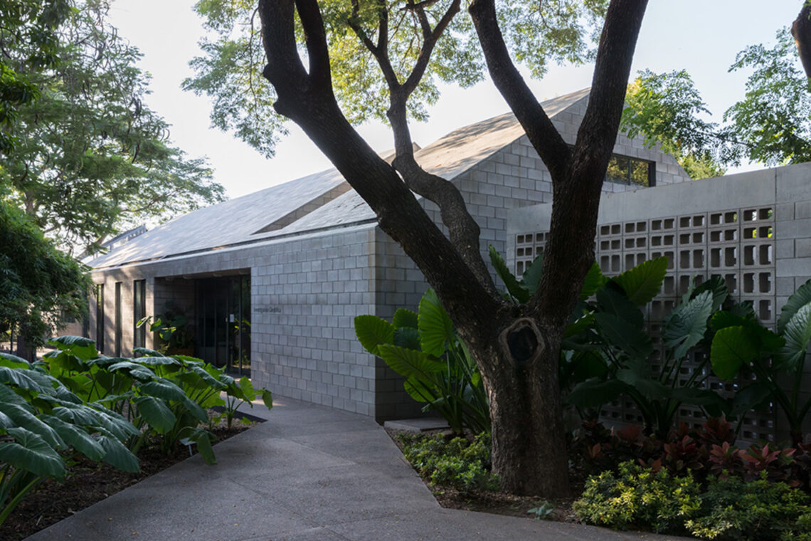 Tatiana Bilbao: Biography, Works, Awards 94 Tatianabilbao estudio jardin botanico culiacan iwan baan 12