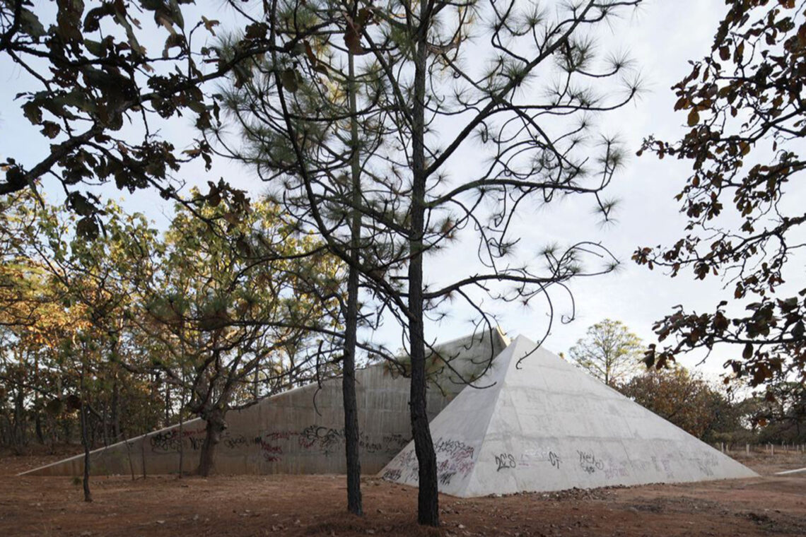 Tatiana Bilbao: Biography, Works, Awards 112 Tatianabilbao estudio ruta del peregrino jalisco iwan baan 04