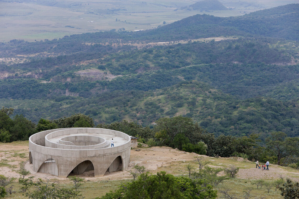 Tatiana Bilbao: Biography, Works, Awards 117 Tatianabilbao estudio shelter lookout point hhf architects iwan baan 02